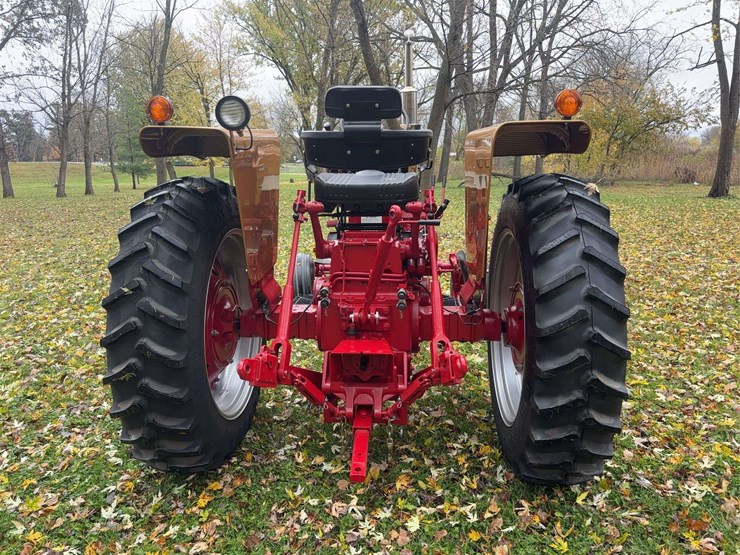 1970-farmall-544-hydro-diesel-row-crop-golden-demonstrator-image-6