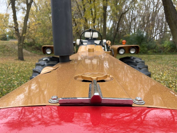 1970-farmall-826-hydro-diesel-row-crop-golden-demonstrator-image-12