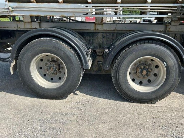 2005-mack-700-t/a-t/a-stone-slinger-truck-1m2ag11c-image-118