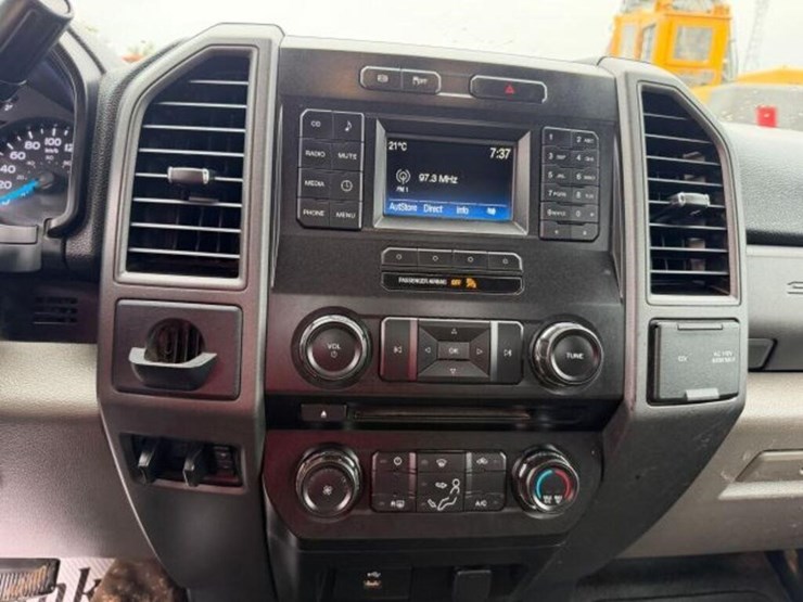 2017-ford-f550-xl-image-13