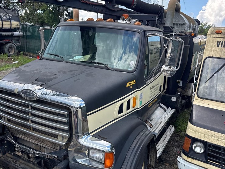 2008-sterling-jetter-/-vacuumtruck-image-7