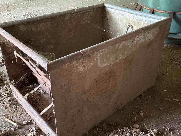 4’-x-32”x-20”-tall-water-tank-image-4