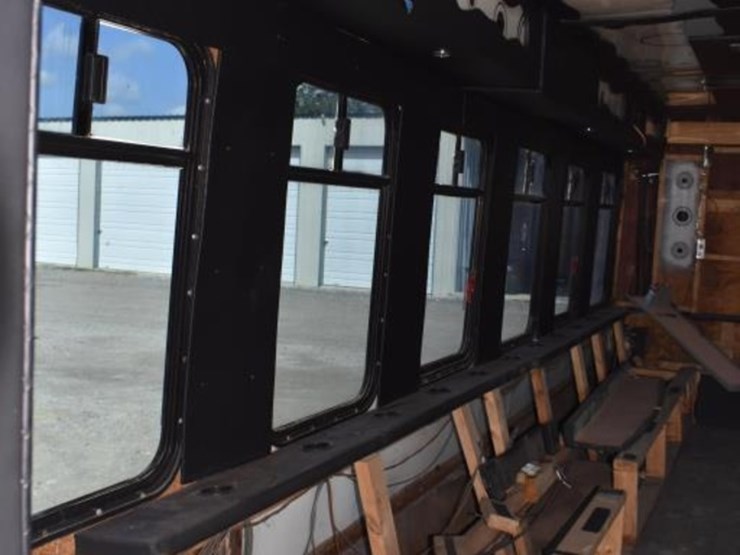 2006-chevrolet-c5500-kodiak-bus-w/-lbz-duramax-diesel-engine-(new-tires)-(v-image-8