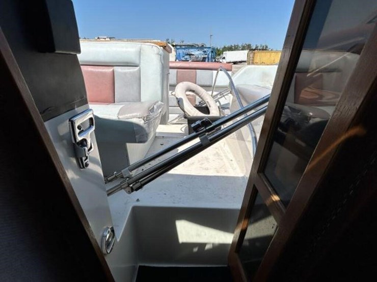 1988-doral-cavalier-24-ft-cabin-cruiser-2dba1303c8-image-89