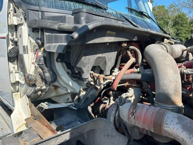2015-international-prostar-image-44