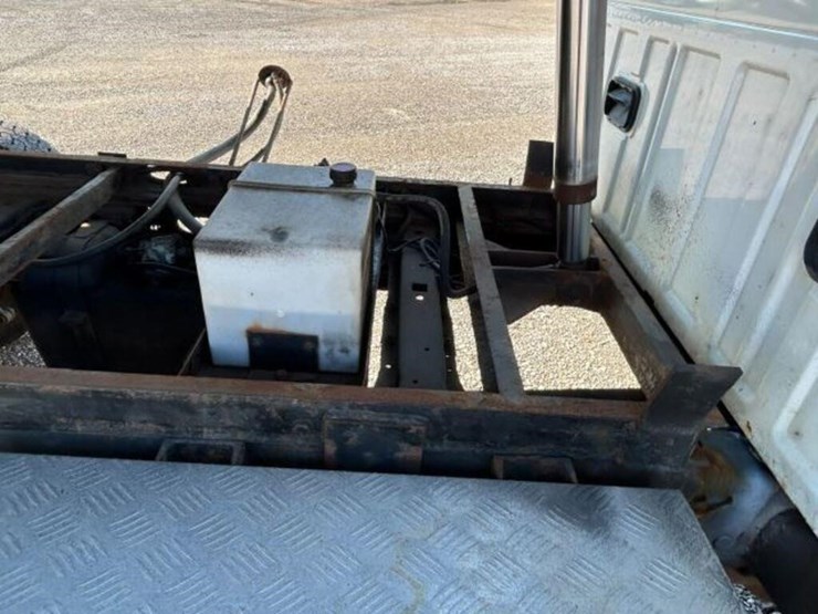 2012-ford-f550-xl-image-72