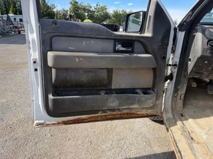 2014-ford-f150-xlt-image-15
