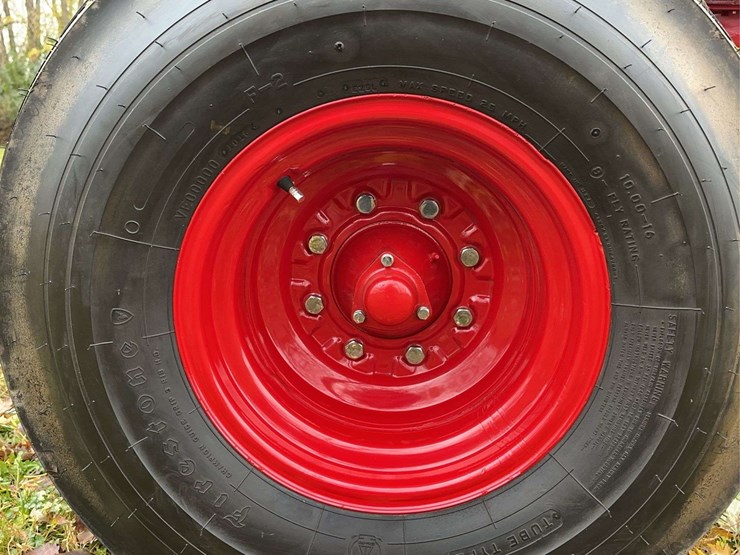 1970-1026-farmall-hydro-row-crop-golden-demonstrator-image-9
