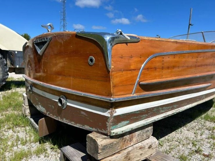 century-antique-wooden-18-ft-power-boat-image-20