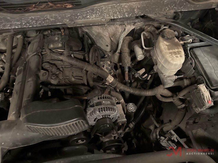 2015-chevrolet-silverado-2500-image-25