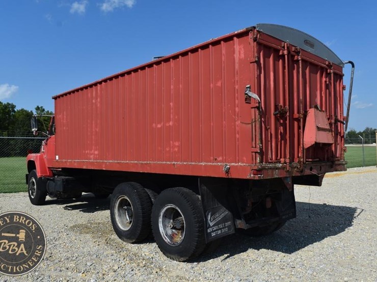 1976-ford-l9000-image-3