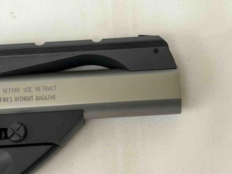 beretta-u22-neos-22lr-pistol-image-17