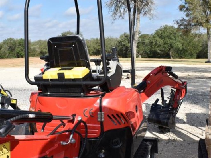 me20-mini-skid-excavator-(diesel)-(serial-#-06885a)-(k)-image-5
