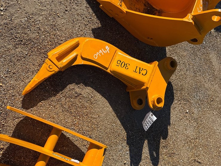 #9660-•-cat-305-trench-shank-image-1