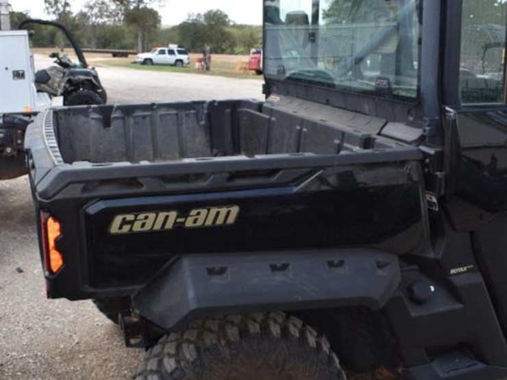 can-am-defender-(vin-#-3jbuuax40pk000252)-(showing-appx-1,394-hours,-up-to-image-4
