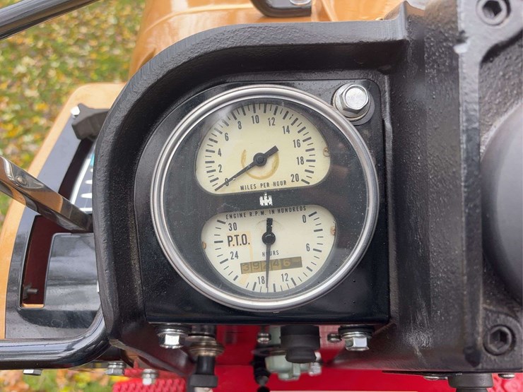 1970-farmall-544-hydro-diesel-row-crop-golden-demonstrator-image-50