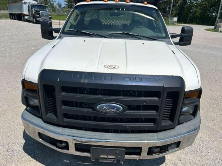 2009-ford-f550-image-33