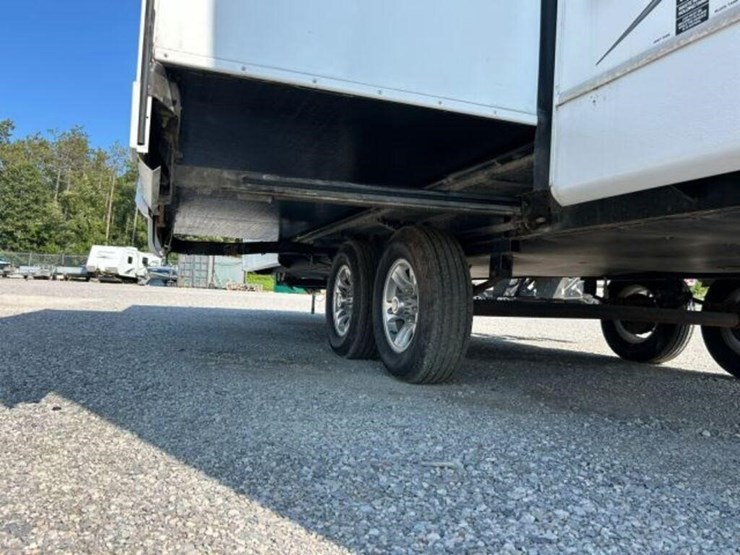 2010-keystone-laredo-28rbs-t/a-travel-trailer-4ydt-image-25