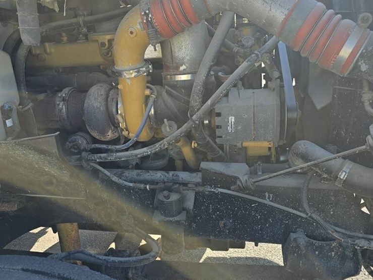 2003-caterpillar-c12-image-31