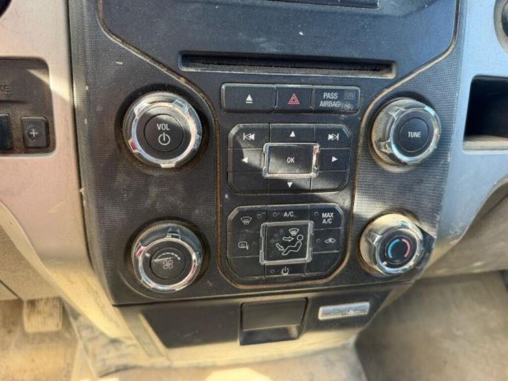 2014-ford-f150-xlt-image-14
