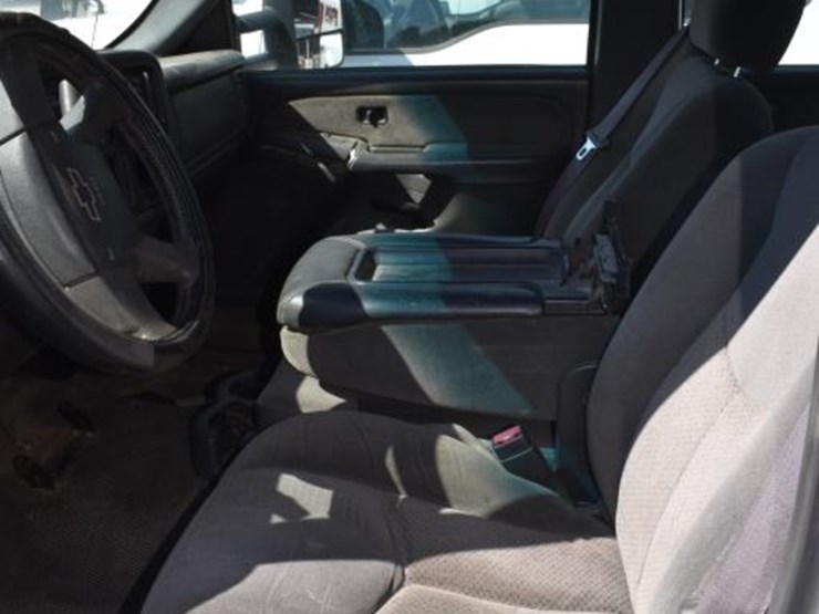 2003-chevrolet-1500-image-15