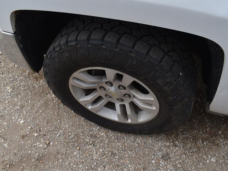 2017-chevrolet-1500-image-9