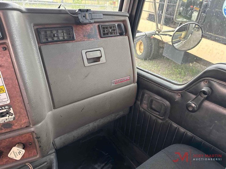 2003-kenworth-t800-image-31