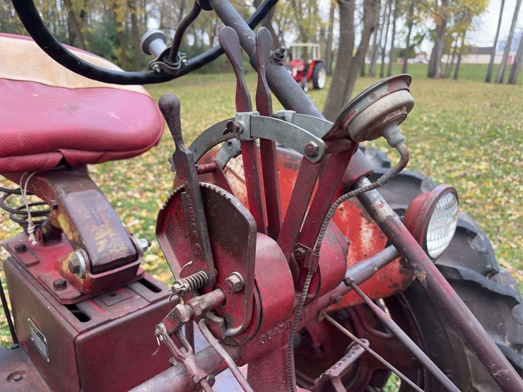 1952-farmall-super-c-image-58
