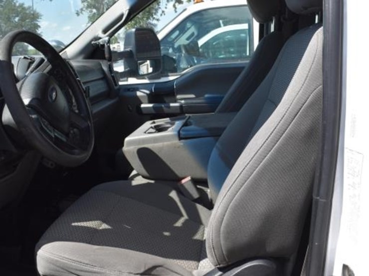 2017-ford-f550-image-27