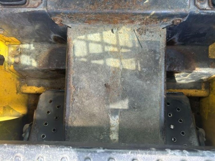 2003-new-holland-ls170-image-10
