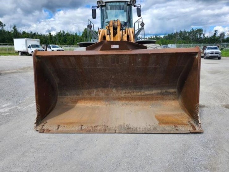 2011-liebherr-l586-image-48