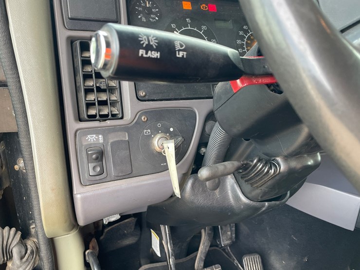 1999-kenworth-t2000-image-30