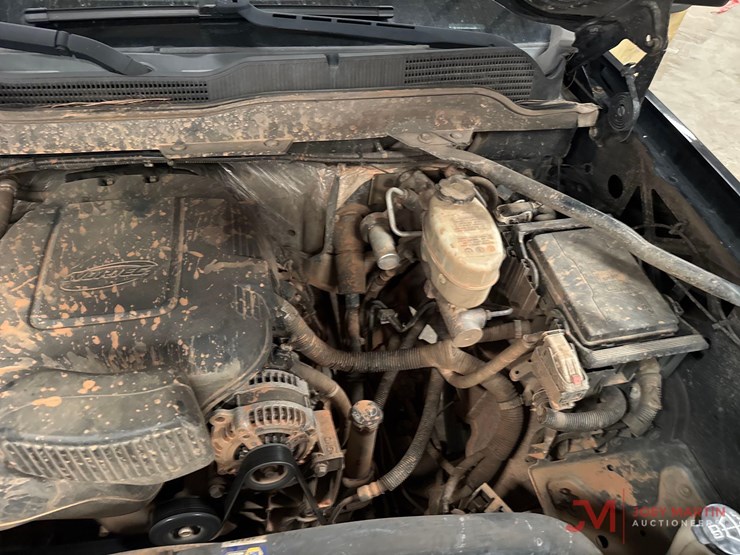 2015-chevrolet-silverado-2500-image-21