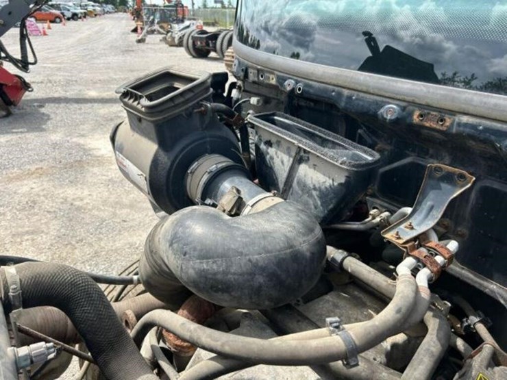 hino-185-image-28