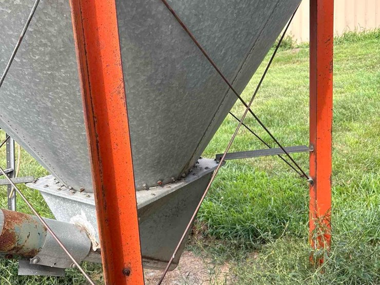 8-ton-bulk-bin/auger-image-11