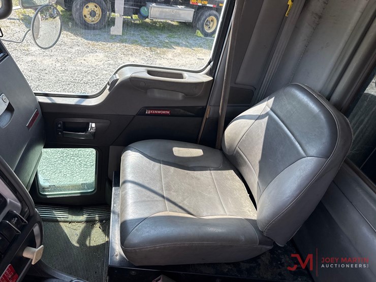 2014-kenworth-t470-image-29