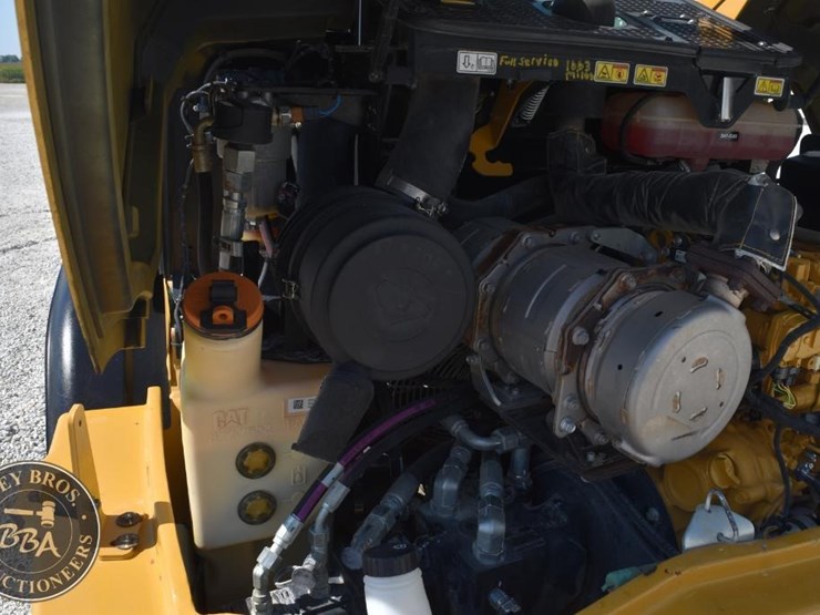 2021-caterpillar-906m-image-23