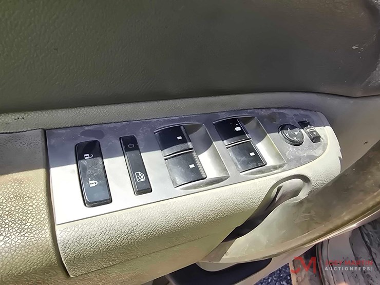 2013-chevrolet-2500-image-18
