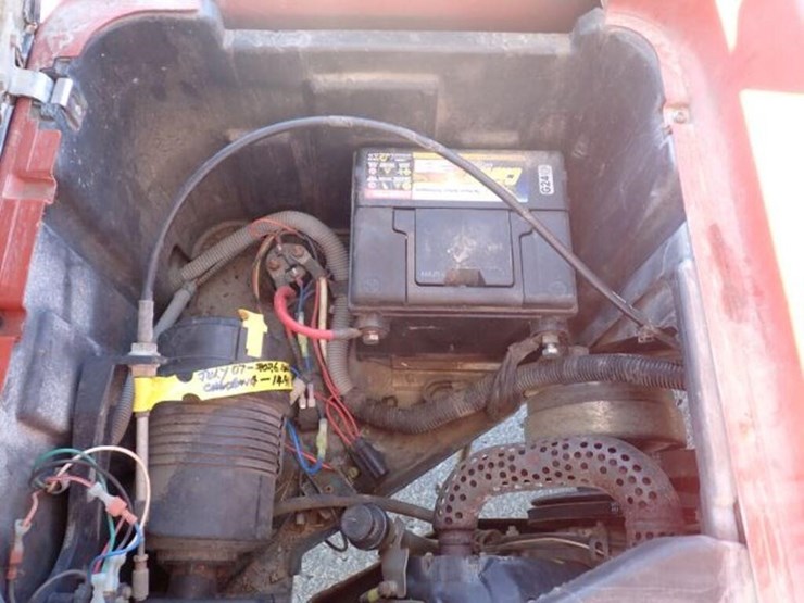 2011-club-car-precedent-4-passanger-gas-golf-cart-image-32
