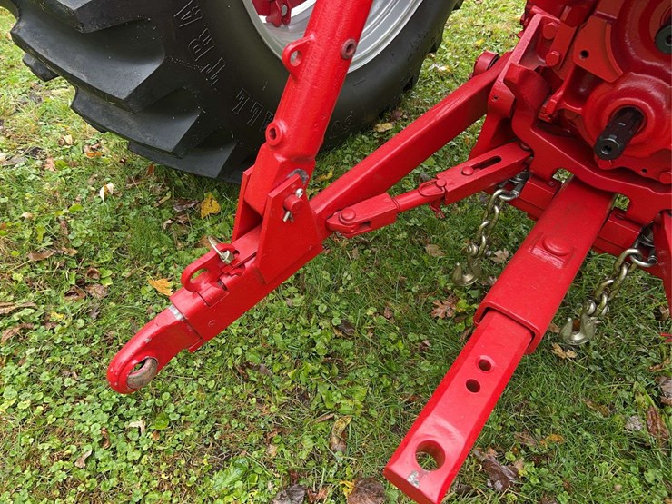 1970-farmall-826-diesel-row-crop-golden-demonstrator-image-45
