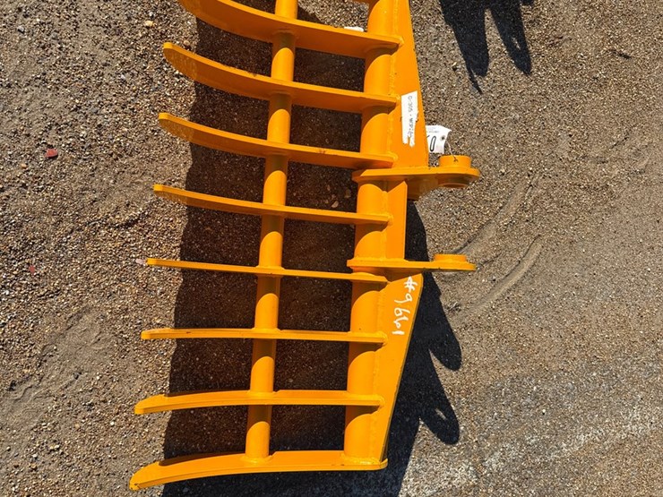 #9661-•-cat-305-root-rake-image-1