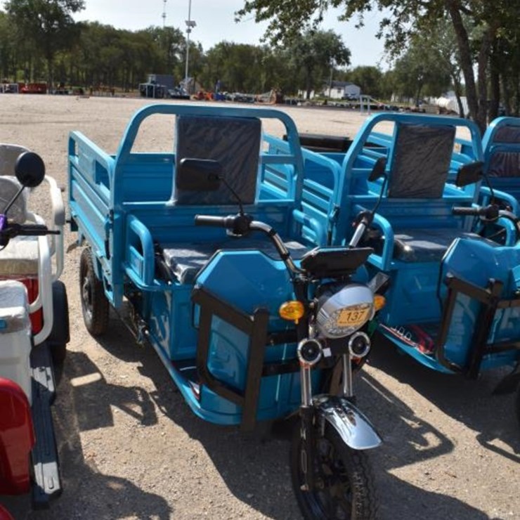 3 WHEEL ELECTRIC CART (SERIAL # KR2026429AMAM2935) (K)