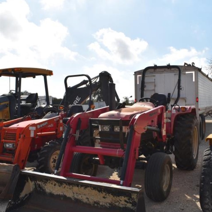 MAHINDRA 5530