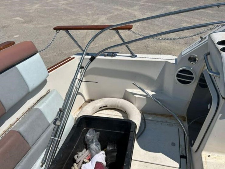 1988-doral-cavalier-24-ft-cabin-cruiser-2dba1303c8-image-54