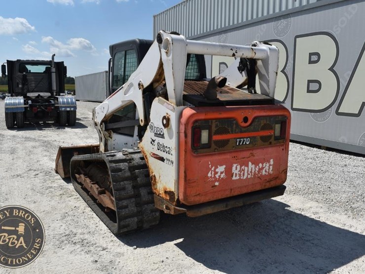 2016-bobcat-t770-image-15