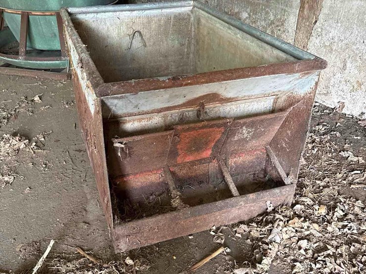 4’-x-32”x-20”-tall-water-tank-image-1