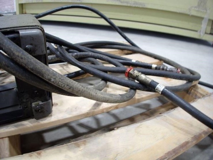 john-deere-120-image-12