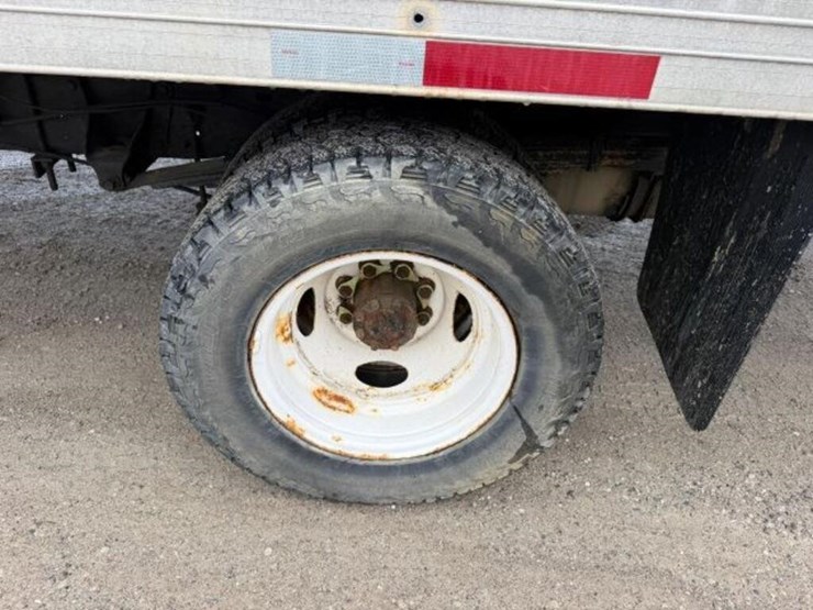 2013-ford-e450-image-35