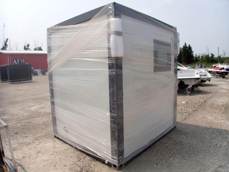 unused-bastone-portable-restroom-image-4