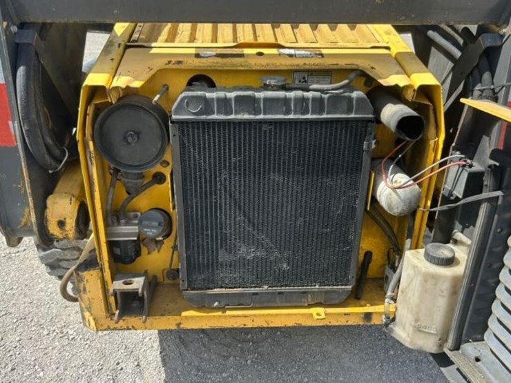 2003-new-holland-ls170-image-21